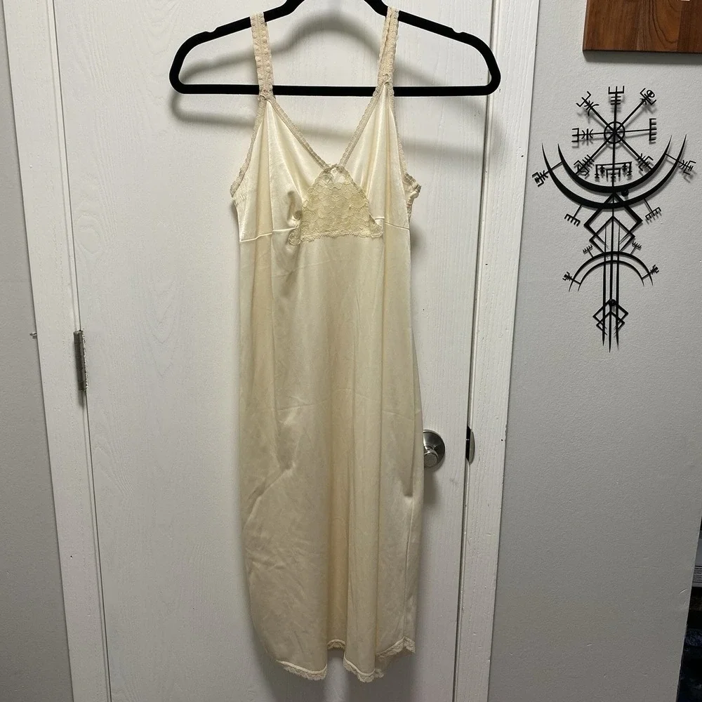 Vintage Women's JCPenney Ivory Cream Slip Dress‎ Nylon Lace Trim 36